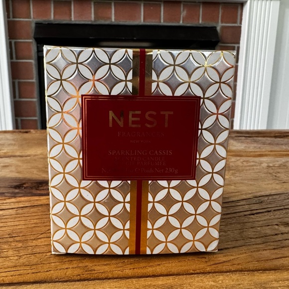 NEW IN BOX NEST Sparkling Cassis Scented Candle ~ 8.1 oz - Picture 6 of 12